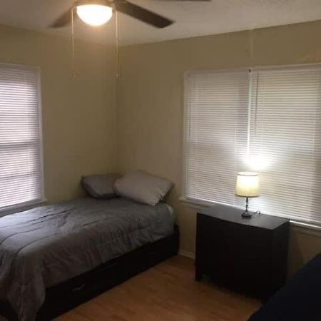 Comfortable 3 Bedroom Close To Base Sleeps 6 ロートン エクステリア 写真